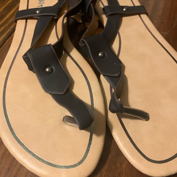 NWOT Black Sandals - Picture 2 of 4